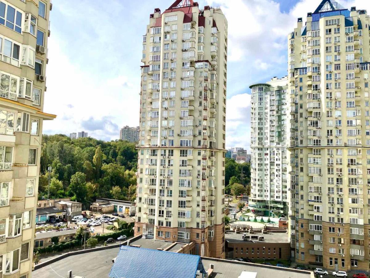 Navit Apartments With Breakfast, Near The Railway Station, The City Center, The Park キエフ エクステリア 写真