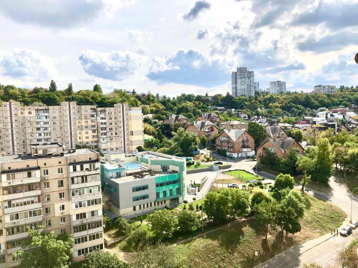 Navit Apartments With Breakfast, Near The Railway Station, The City Center, The Park キエフ エクステリア 写真