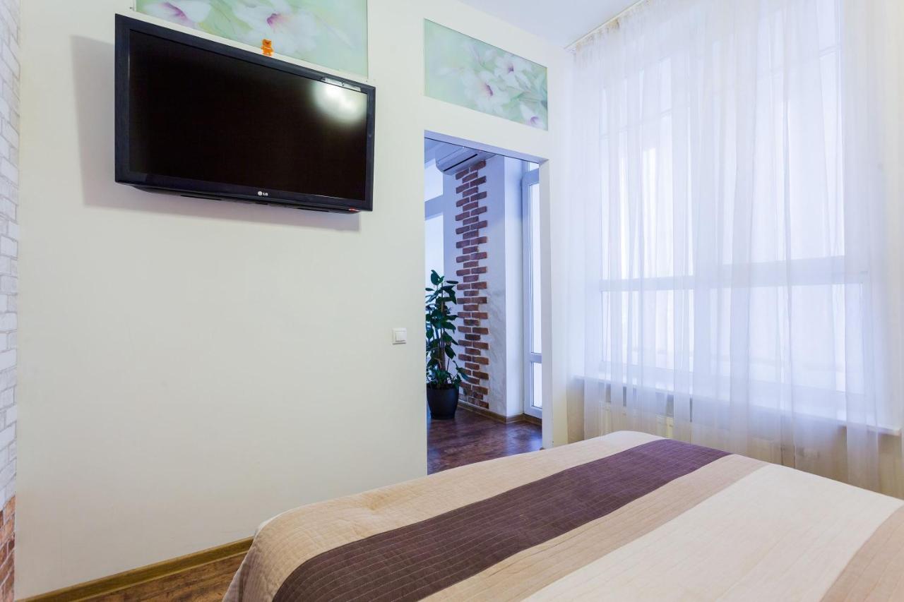 Navit Apartments With Breakfast, Near The Railway Station, The City Center, The Park キエフ エクステリア 写真