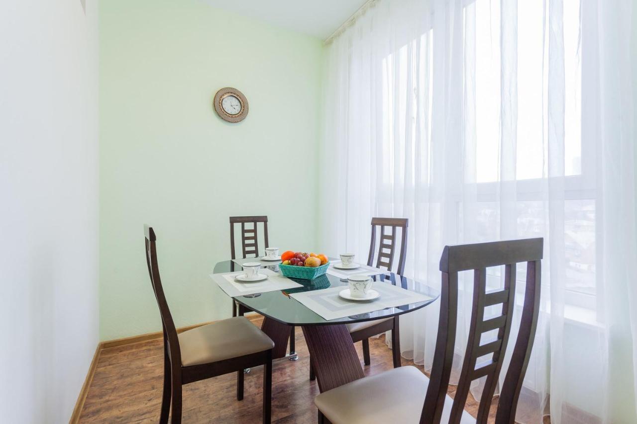 Navit Apartments With Breakfast, Near The Railway Station, The City Center, The Park キエフ エクステリア 写真