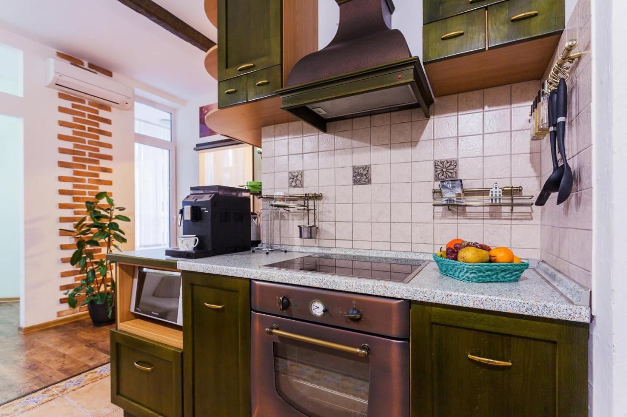 Navit Apartments With Breakfast, Near The Railway Station, The City Center, The Park キエフ エクステリア 写真